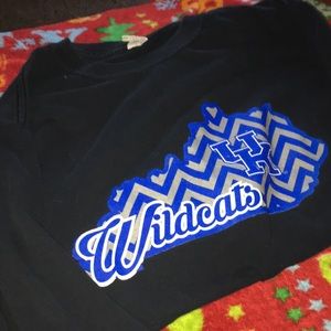 Long sleeve UK tee shirt.